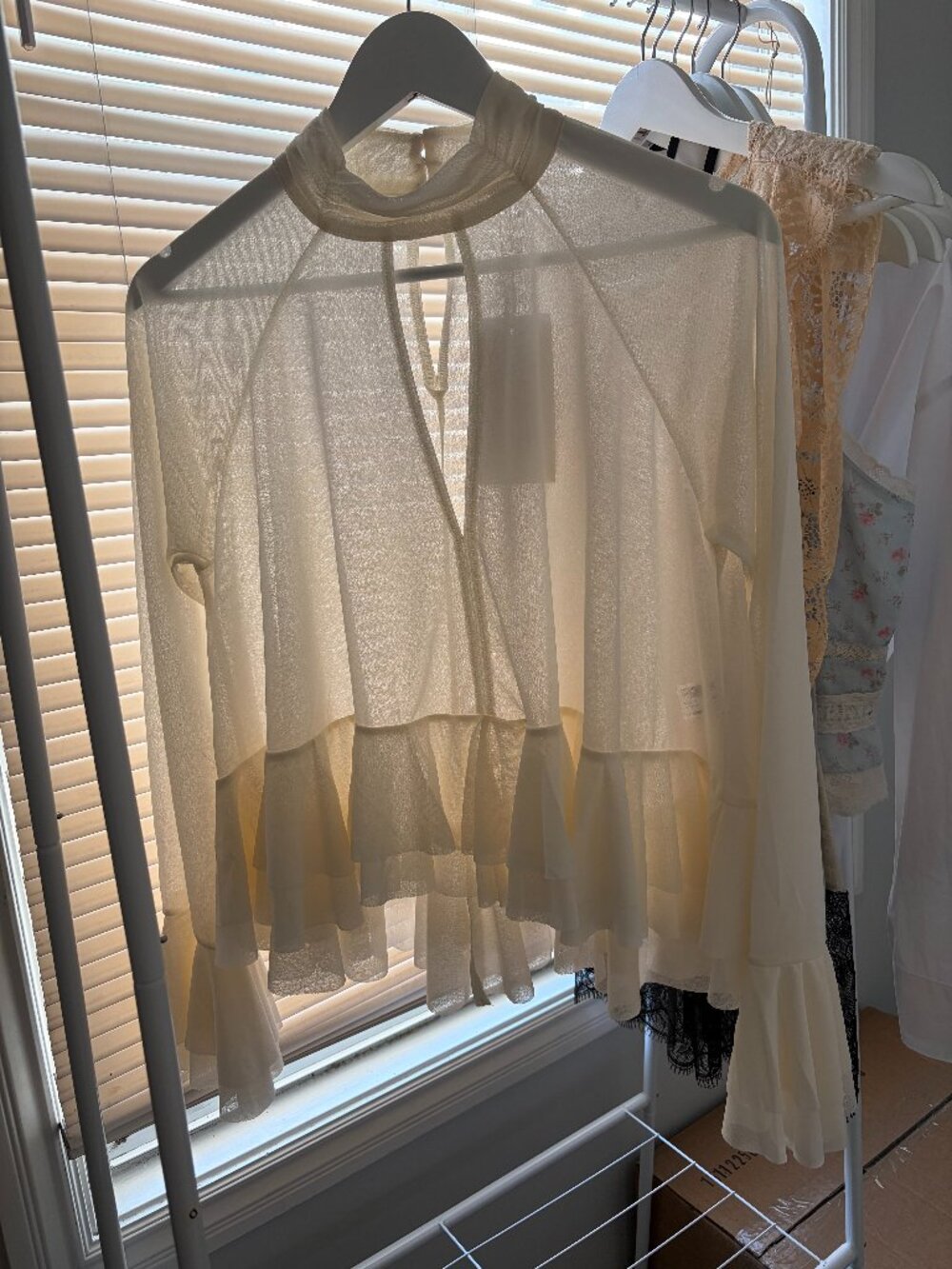 HIGH-NECK RUFFLE TOP